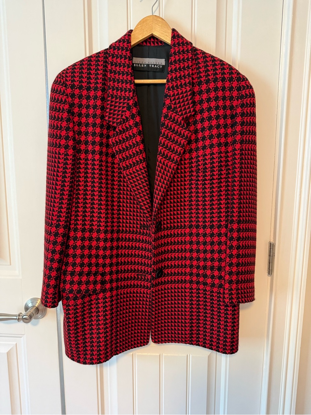 Vintage Ellen Tracy Red & Black Houndstooth Blazer